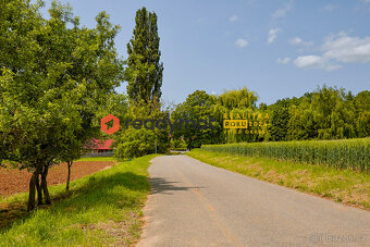 Prodej pozemku, orná půda 553 m2, Labuty - 4