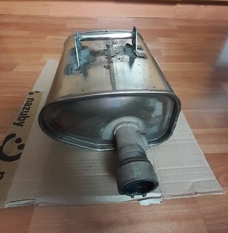 Kawasaki Versys 650 - original výfuk - 4