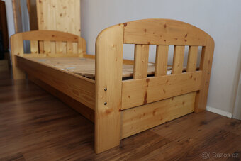 Dřevěná postel s roštem - 4