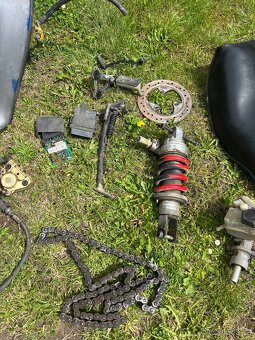 Prodám díly z Hondy cbr - 4