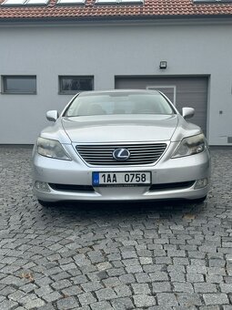 LEXUS LS600H - 4