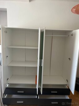 Prostorná skříň se zrcadly – Praha, osobní odběr - 4