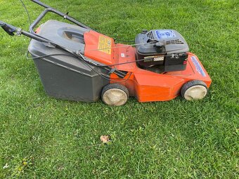 sekačka zahradní benzínová husqvarna sekačka na trávu - 4