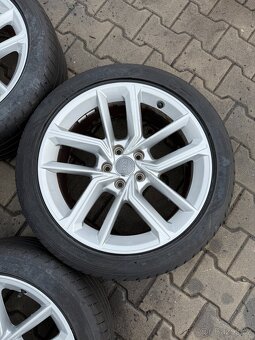 Kompletní alu Audi A5 5x112r18 + 245/40r18 letní - 4