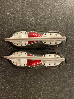 Brankářské hokejové brusle CCM JETSPEED FT2 - 4