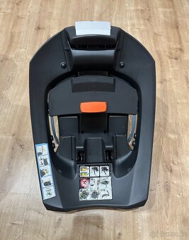 Autosedačka Cybex Aton 5 Gold + základna - 4