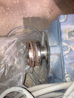 Motor + převodovka + FM - 4