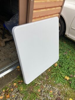 1 stůl a 2 židle - 4