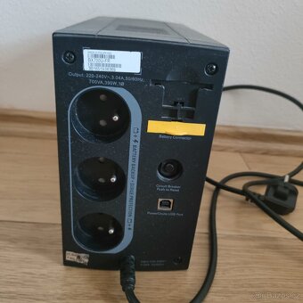 Záložní zdroj APC Back-UPS 700VA - 4