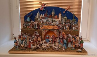 Mikoláš Aleš - ručně vyřezávaný osvětlený betlém - 4