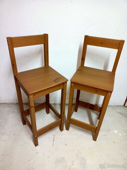 Prodám hezký barový stůl + 2 barové židle - 4