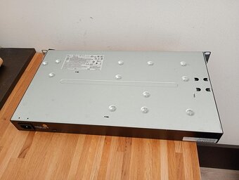 síťový switch Aruba 2530-24G - 4