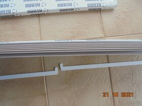 vnitřní plastové parapety REHAU + krytky - 4