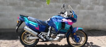 Honda africa twin xrv 750 - 4