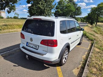 Volkswagen Touran CROSS - 4