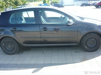 VW GOLF 5 1,6 - 4