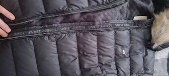 kabát ČERNÝ péřový "Tommy Jeans", v. L - 4