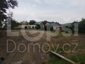 Prodej stavební parcely a dvou garáží v obci Vápenná - 4