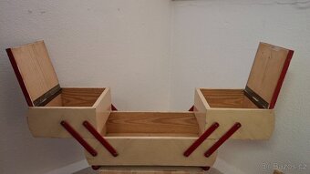 Staré zachovalé funkční dřevěné šitíčko - 4