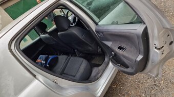 Peugeot 207;1.4i - 4