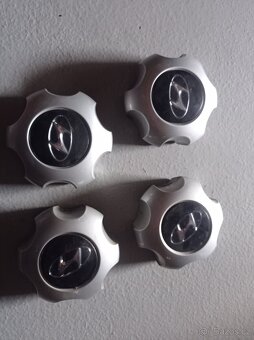 Různé středové krytky originál VW, Originál Toyota. - 4