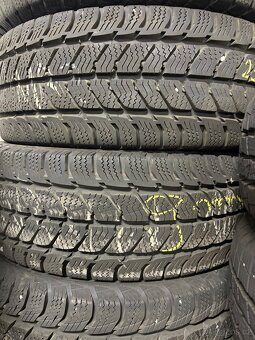 Pneu 215/65R15C - 4