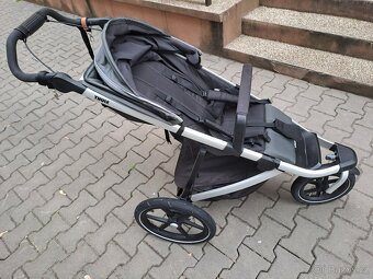 Kočárek Thule Urban Glide 2 + korba a spousta příslušenství - 4