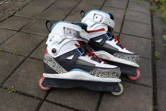 Aggressive inline brusle vel.44 - 4