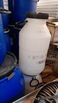Plastové sudy, 30 litrů - 4