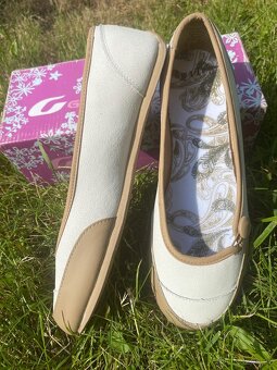Baleríny white/brown, s knoflíčkem vel. 40,5 - 4