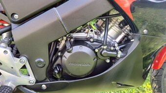 Honda CBR 125r - 4