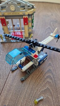 Lego City 60008 Krádež v muzeu - 4
