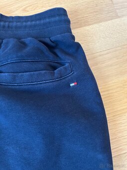 Tommy Hilfiger tepláky - 4