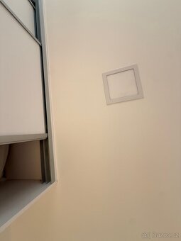 Prodávám 4x posuvné dveře a posuvný mechanizmus na šatní skř - 4