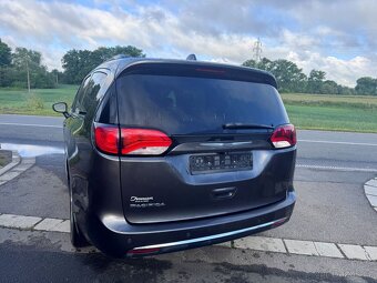 Chrysler Pacifica 3,6 RU Touring L 8 míst 2017 - 4