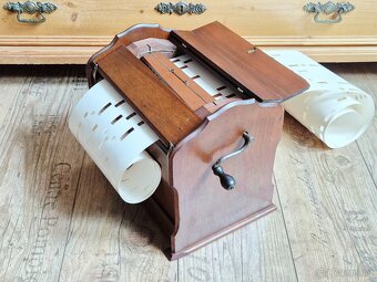 Starožitný hrací stroj, flašinet, The Mechanical Orguinette - 4