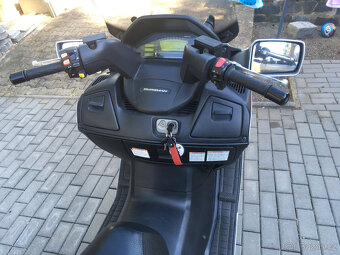 Prodám skútr Suzuki Burgman 650 - 4