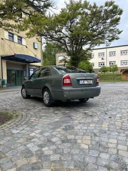 Škoda octavia 1,6 75kw benzín (rok výroby 2003) - 4