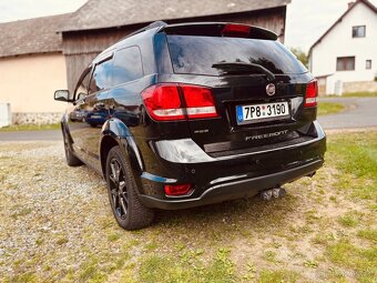Fiat Freemont 2.0 Multijet 125 kW 4×4 Black Code - 4