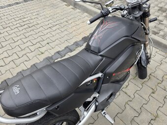 Elektro motorka Super Soco TC Max 2022 - 4
