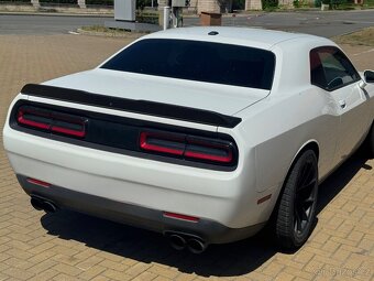 Dodge Challenger - 4