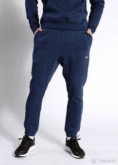 NIKE PÁNSKÉ SLIM NAVY TEPLÁKY S - 4