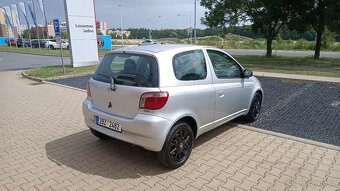 Toyota Yaris 1.3 - 4