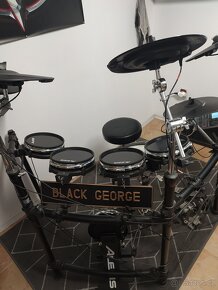 ALESIS DM 10 + dvojšlapka YAMAHA DFP 880 + REPRO 200 W - 4