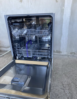 Vestavnná integrovaná myčka Beko 60cm - 4