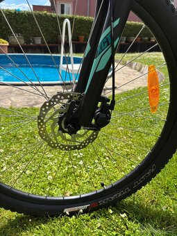 Prodám horské kolo 27,5 Specialized - 4
