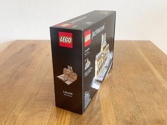 nové Lego Architecture 21024 Louvre - 4