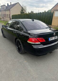 BMW 750i - 4