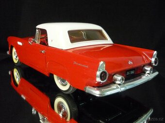 Ford Thunderbird 1956 Revell 1/18 - 4