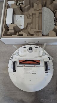Robotický vysavač Xiaomi Mi Robot Vacuum-Mop Essential - 4